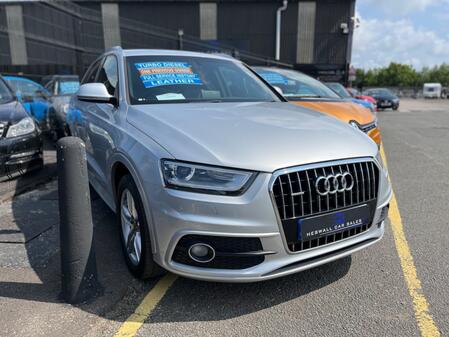 AUDI Q3 2.0 TDI S line