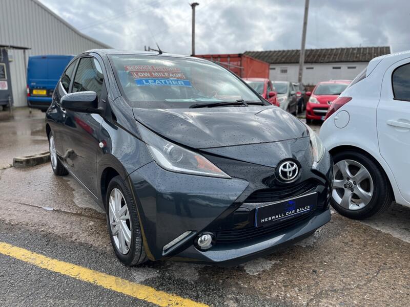 TOYOTA AYGO 1.0 VVT-i x-pression
